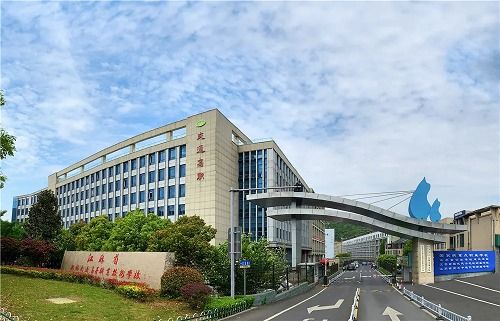 江苏省无锡交通高等职业技术学校 中新本科直通班成果汇报会纪实