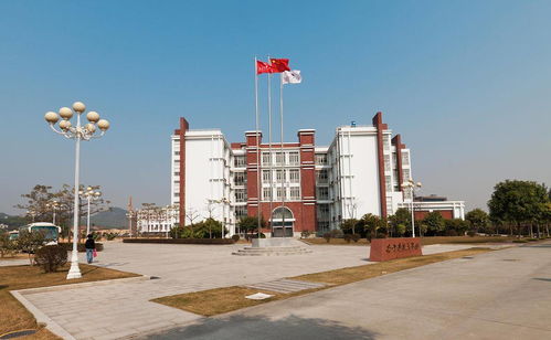 深圳这两所 双非 大学,录取分数很高,就业不比双一流大学差