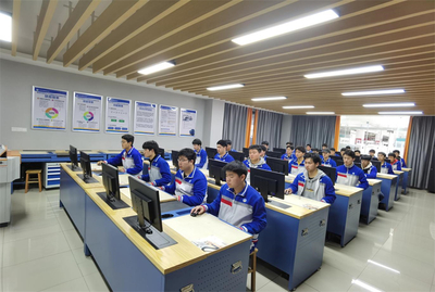东西湖职业技术学校